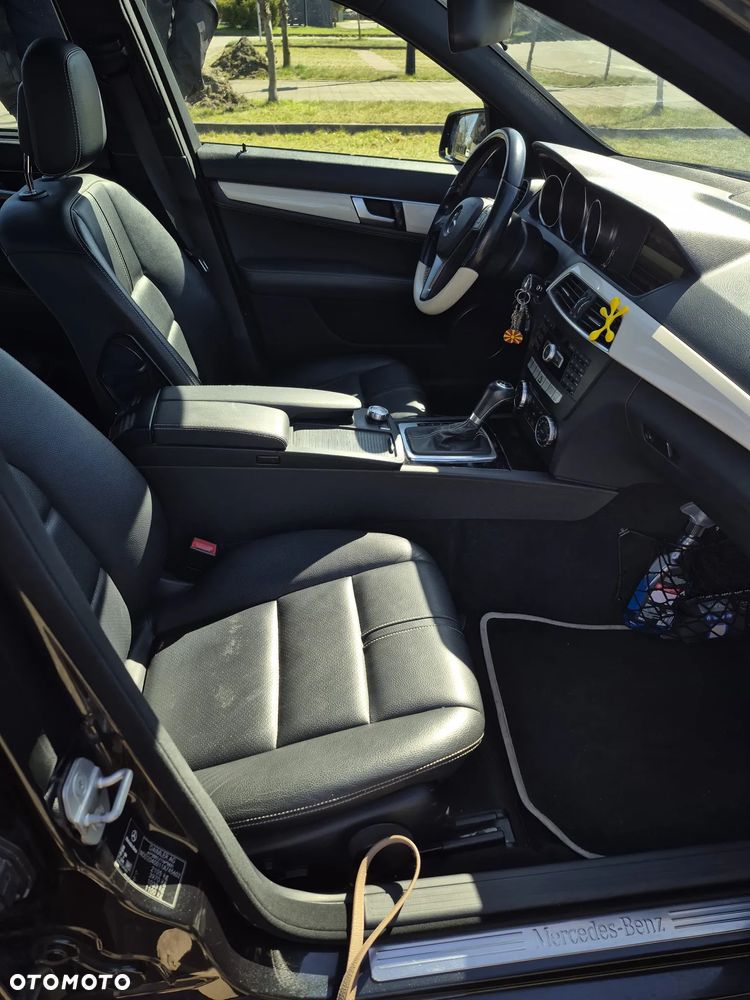 Mercedes-Benz Klasa C 200 CDI DPF (BlueEFFICIENCY) 7G-TRONIC Avantgarde - 12
