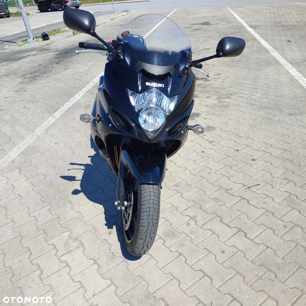 Suzuki GSX - 3