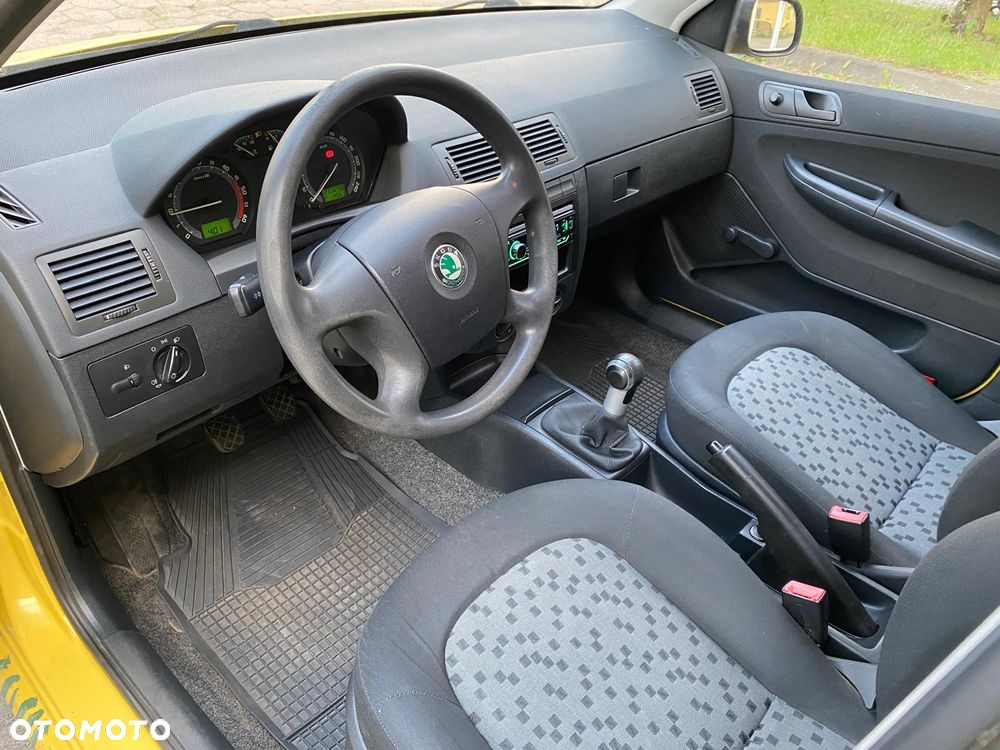 Skoda Fabia - 25