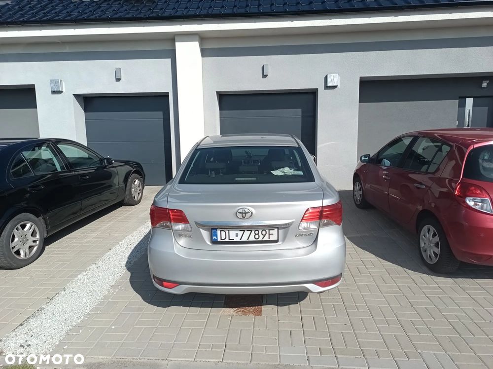 Toyota Avensis 2.0 D-4D - 6