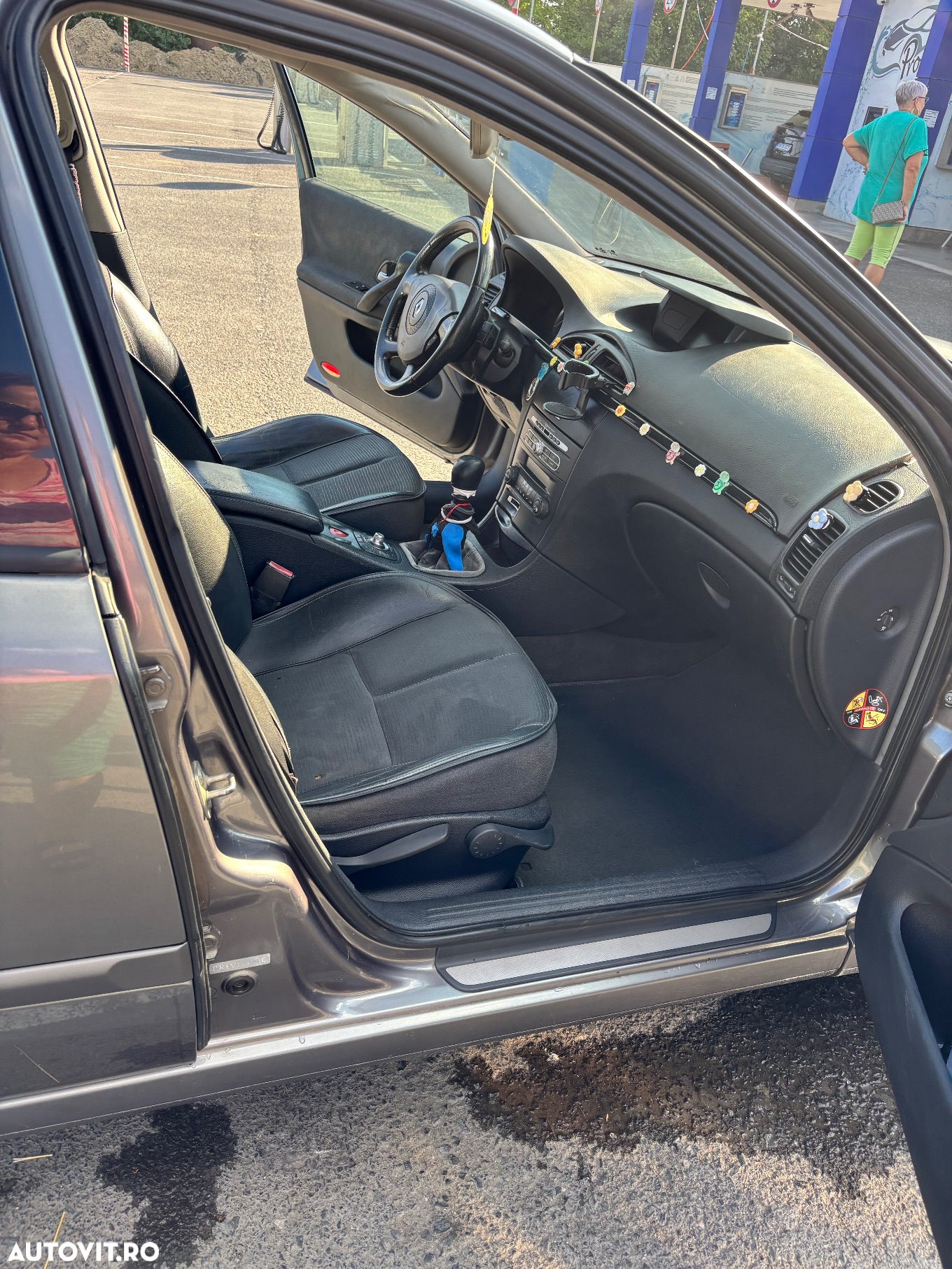 Renault Laguna Grandtour 1.9 dCi FAP Authentique - 9