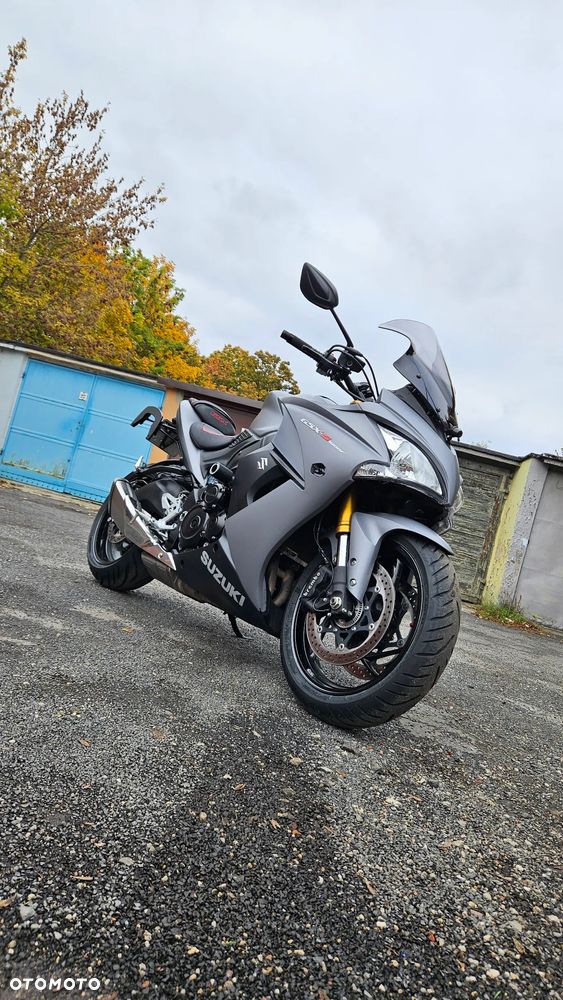 Suzuki GSX 1000 - 3