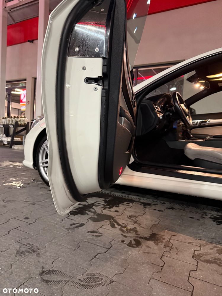 Mercedes-Benz Klasa E 350 CDI BlueEff - 21