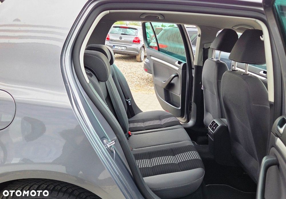 Volkswagen Golf - 24
