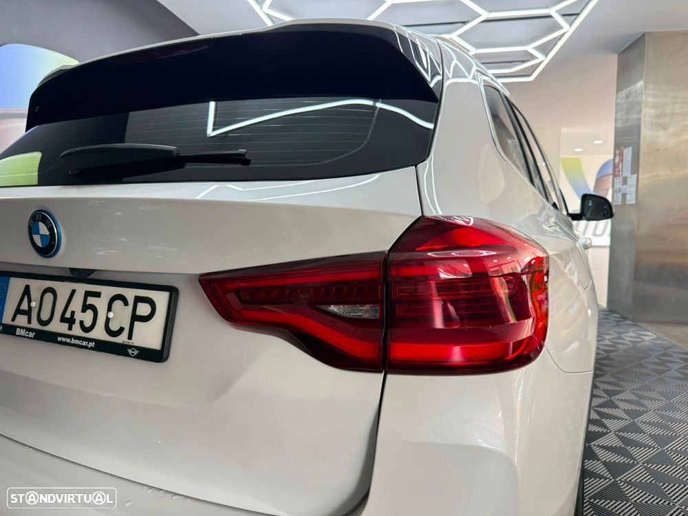 BMW iX3 Impressive - 8