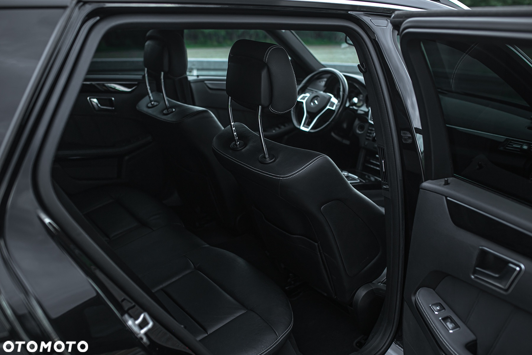 Mercedes-Benz Klasa E 500 T BlueEFFICIENCY 7G-TRONIC Avantgarde - 19