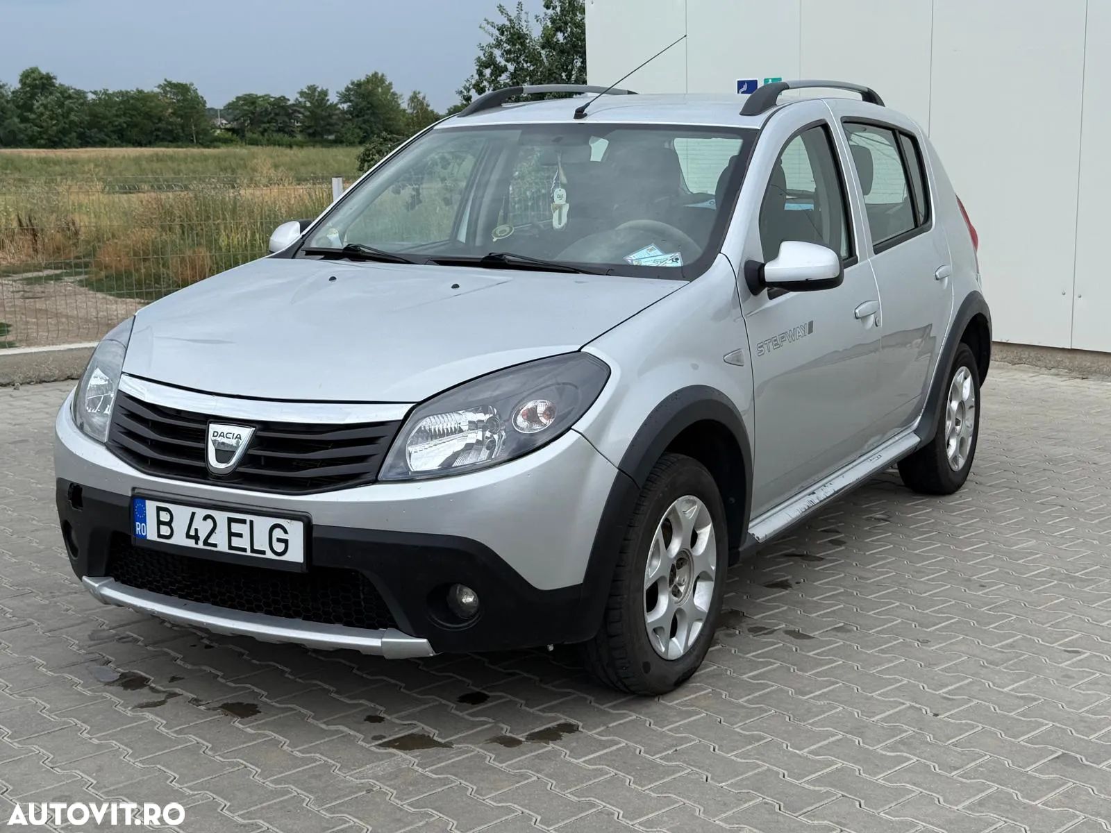 Dacia Sandero 1.6 MPI Ambiance - 1