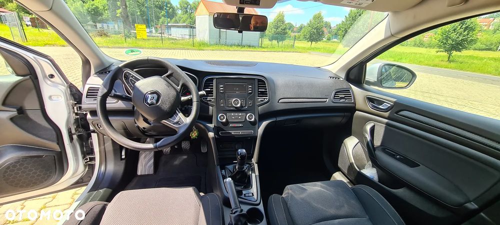 Renault Megane ENERGY TCe 100 LIFE - 10