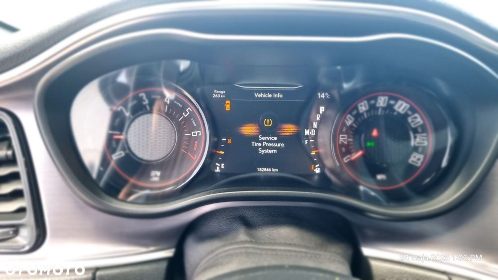 Dodge Challenger - 27