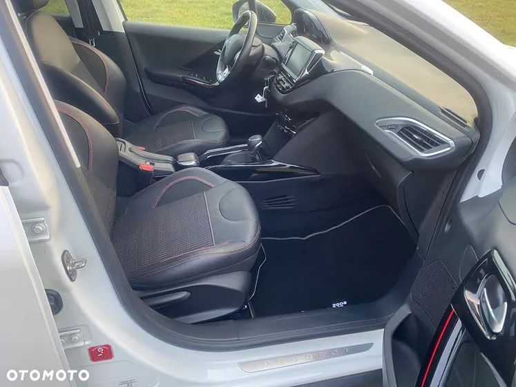 Peugeot 2008 PureTech 110 Stop&Start EAT6 GT-Line Edition - 18