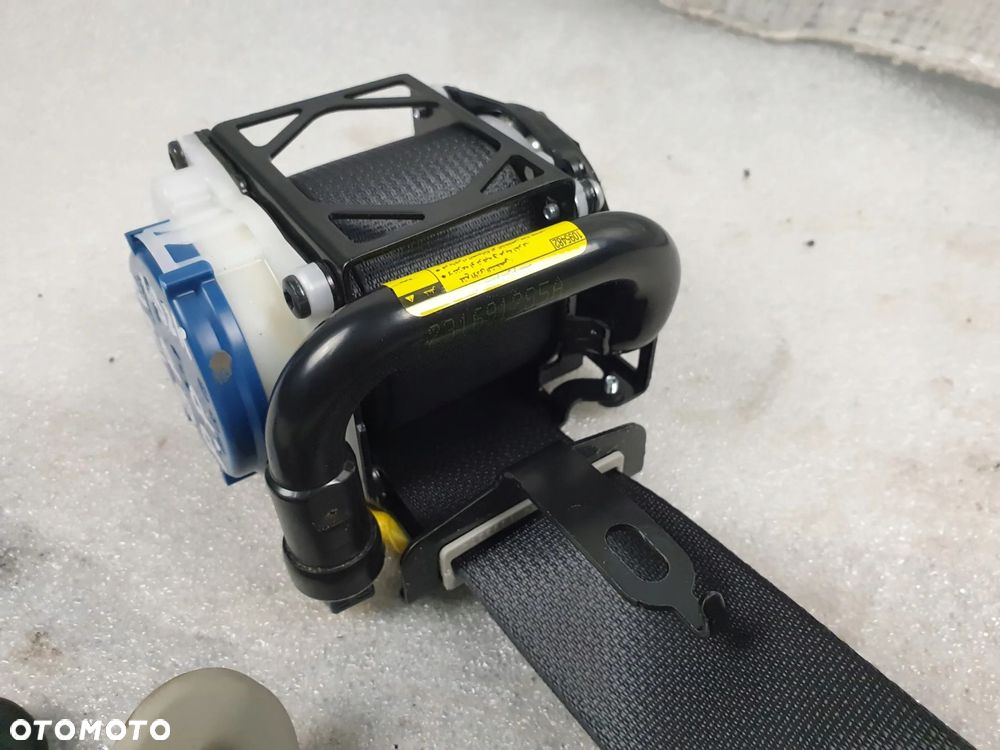 PAS BEZPIECZEŃSTWA PRAWY PRZÓD IMPREZA GP WYSTRZAŁ - 4