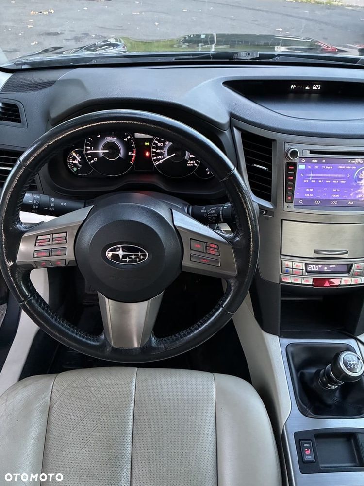 Subaru Legacy - 12
