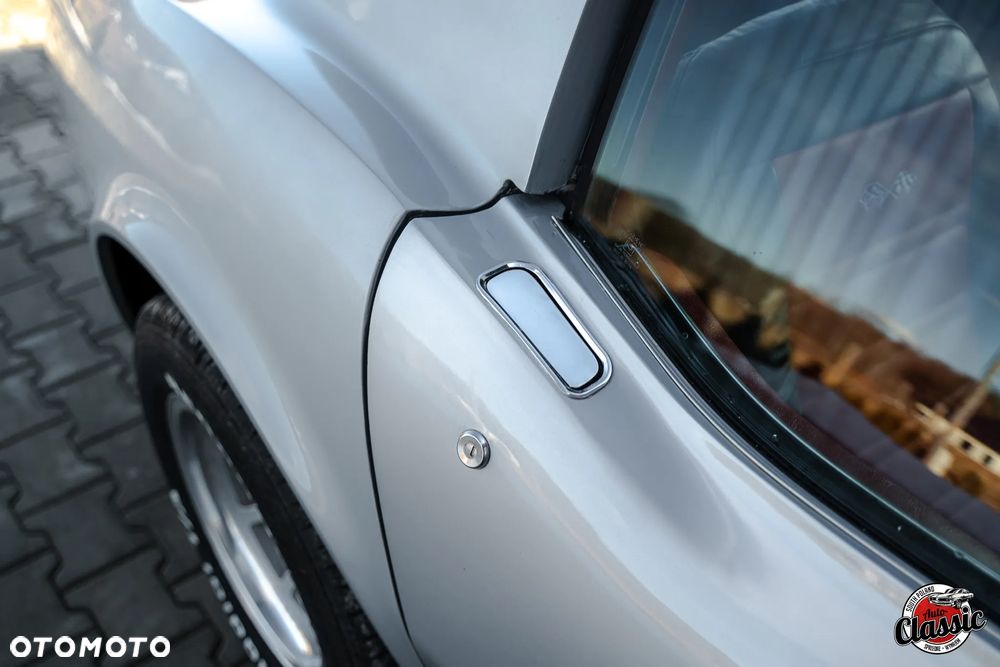 Chevrolet Corvette - 15