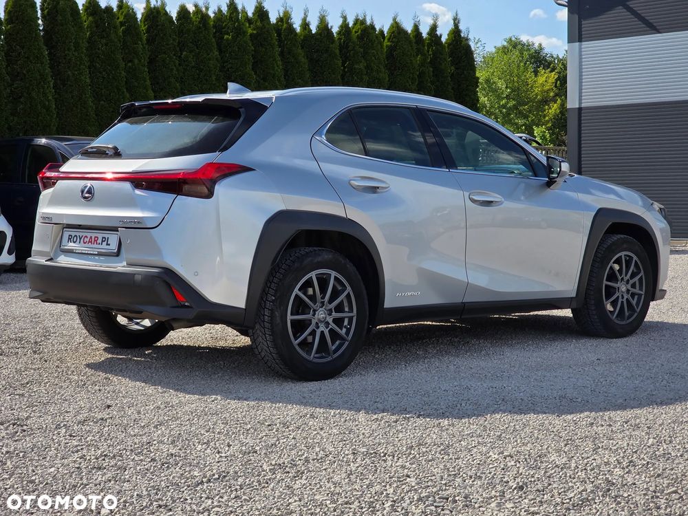 Lexus UX - 11