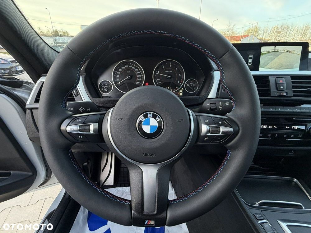 BMW Seria 3 318d M Sport - 25