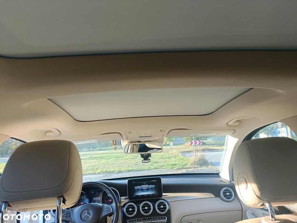 Mercedes-Benz GLC 300 4Matic 9G-TRONIC AMG Line - 2