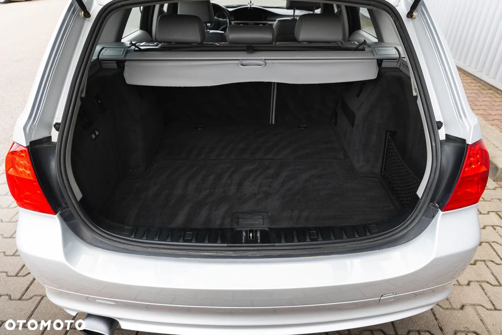 BMW Seria 3 320d - 31