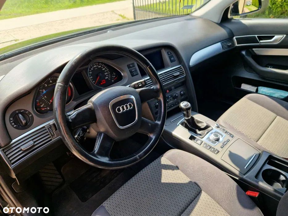 Audi A6 Limousine 2.4 - 5