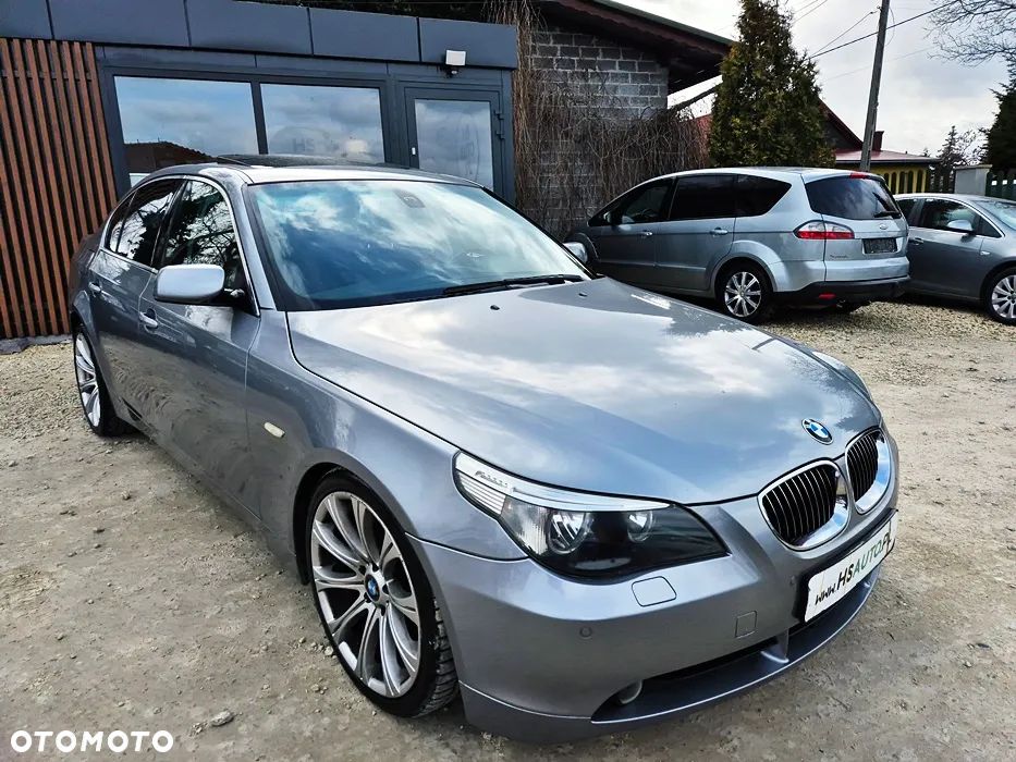 BMW Seria 5 523i - 5