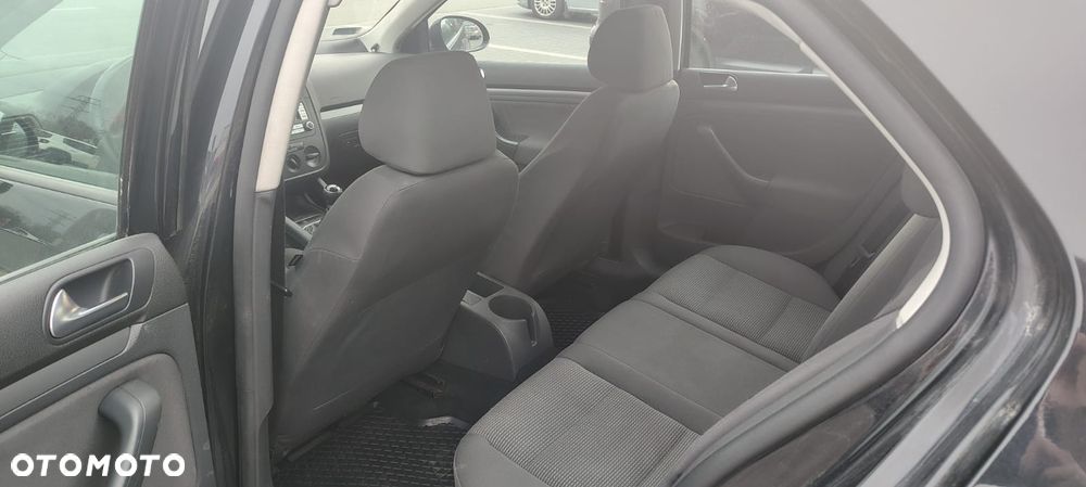 Volkswagen Jetta 1.9 TDI Trendline - 9