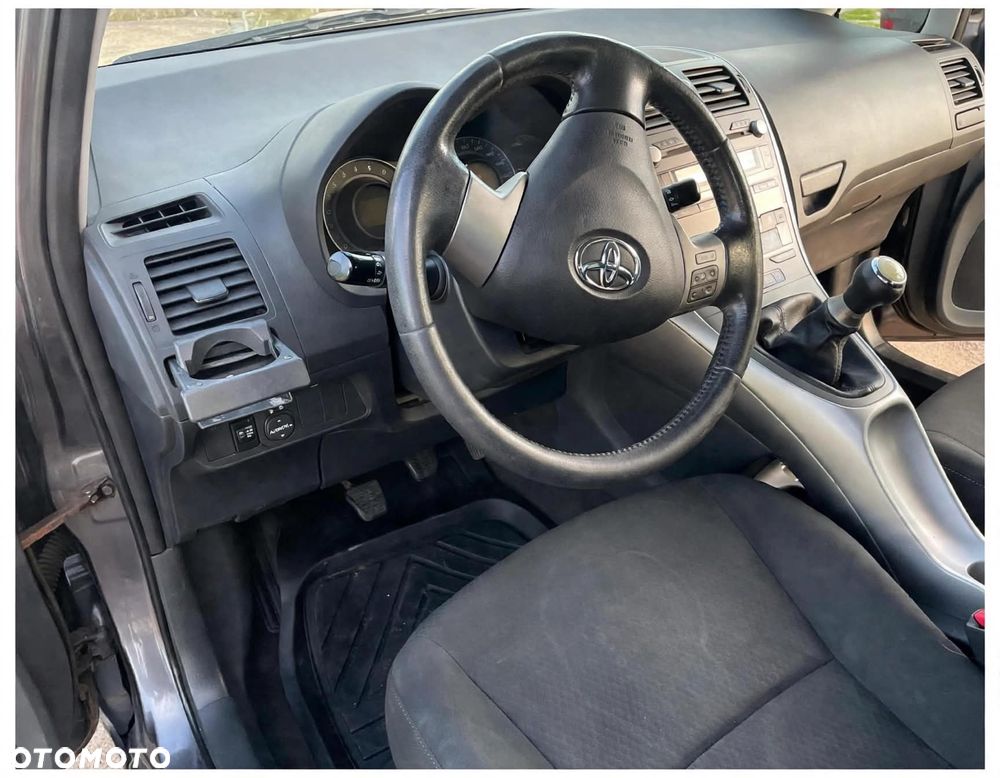 Toyota Auris - 8