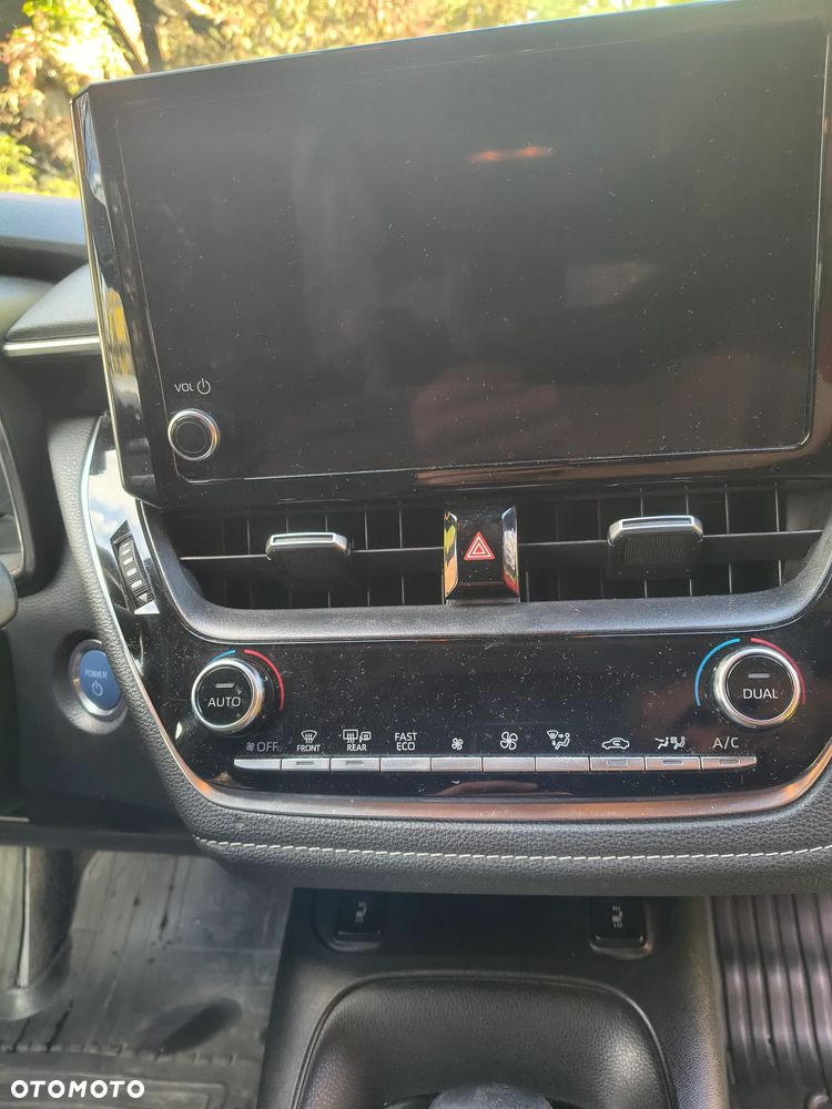 Toyota Corolla 2.0 Hybrid Style - 12