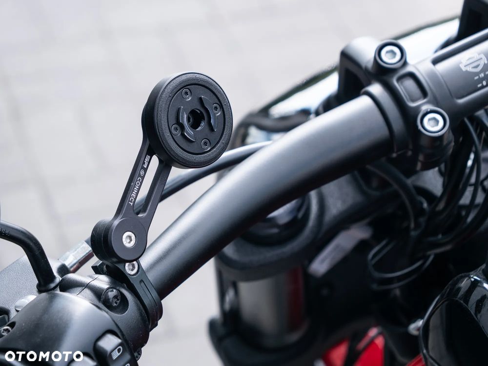 Harley-Davidson Softail Fat Bob - 12