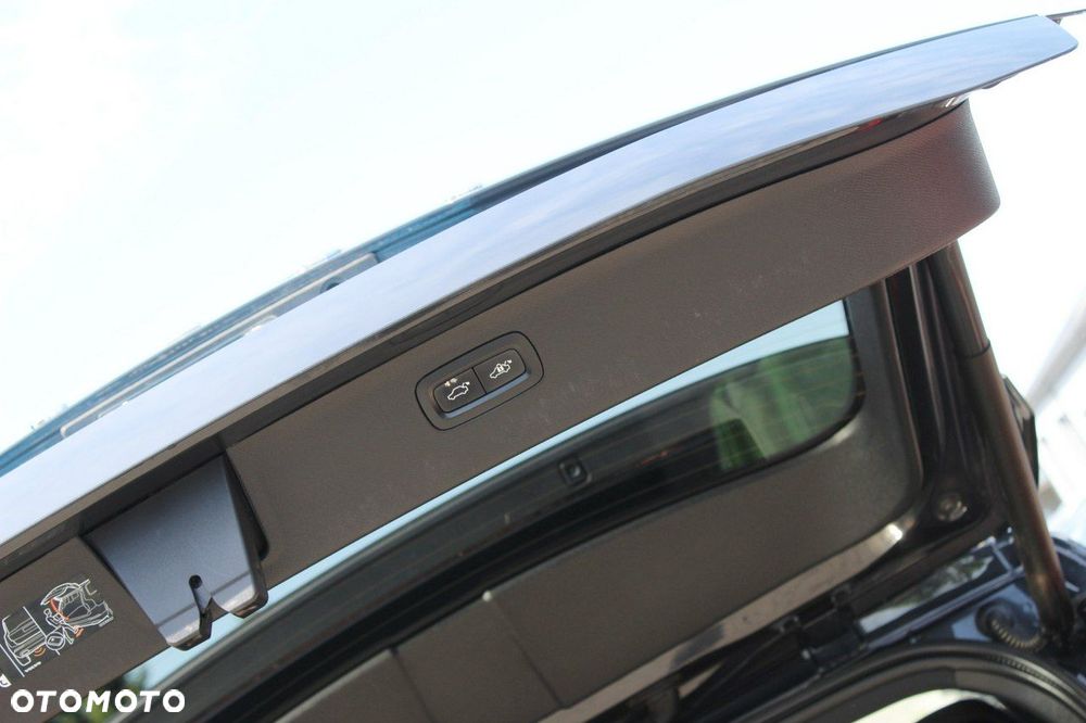 Volvo XC 90 B5 D AWD R-Design - 10