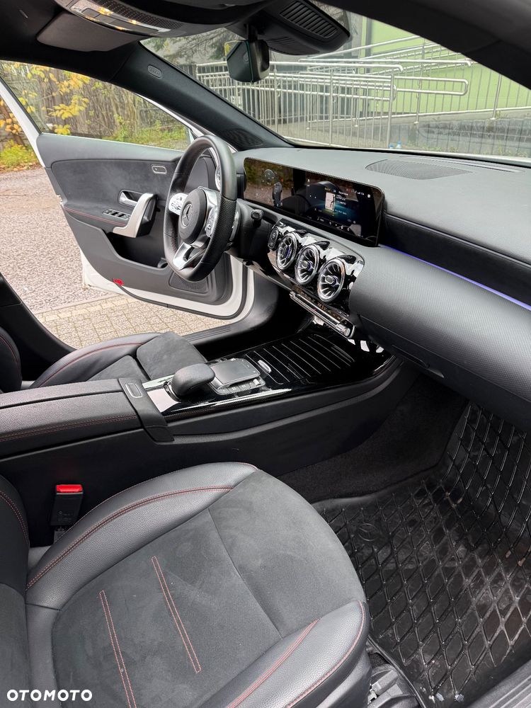 Mercedes-Benz Klasa A 180 AMG Line 7G-DCT - 12