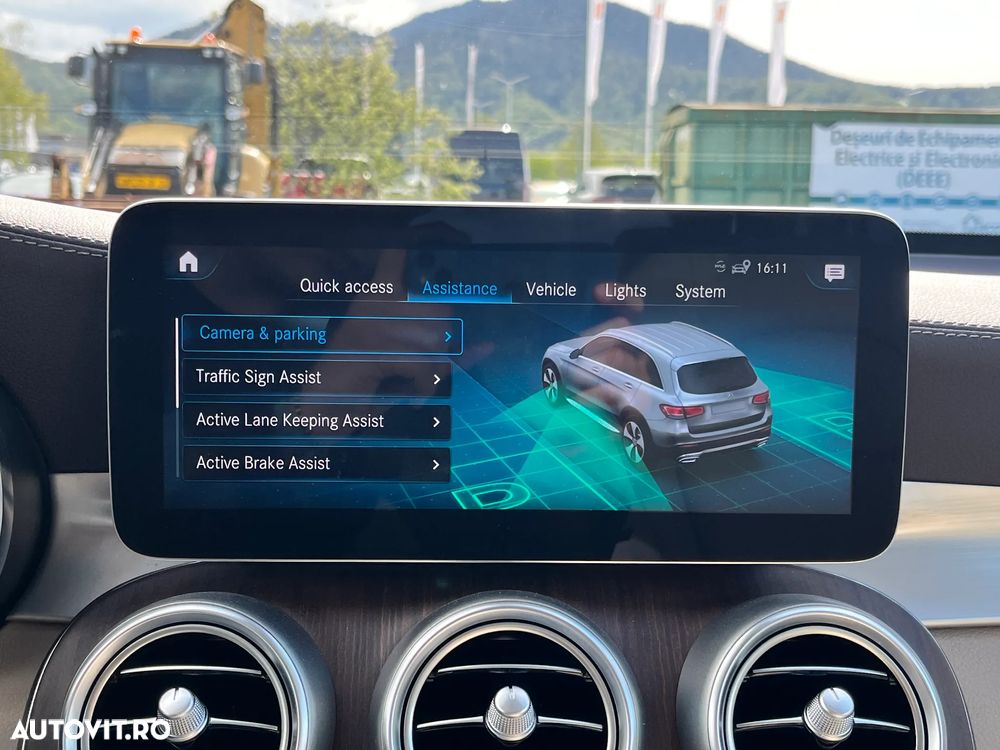 Mercedes-Benz GLC 300 4MATIC - 27