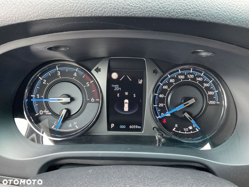 Toyota Hilux 2.8 D-4D mHEV Double Cab Invincible 4x4 - 17