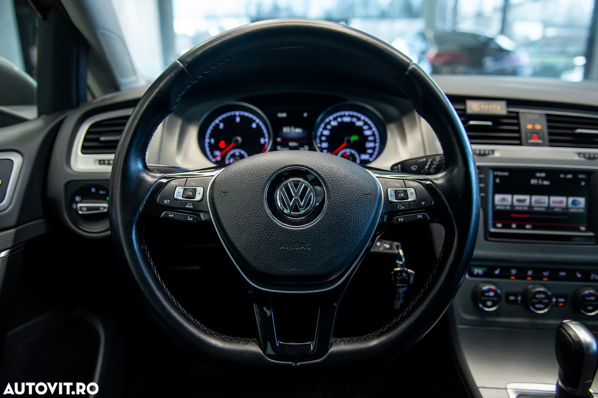 Volkswagen Golf 2.0 TDI DSG BMT Comfortline - 16