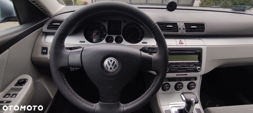 Volkswagen Passat 2.0 TDI DSG Comfortline - 13