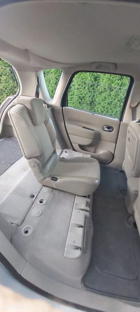 Renault Scenic 1.9 dCi Luxe Privilege - 22