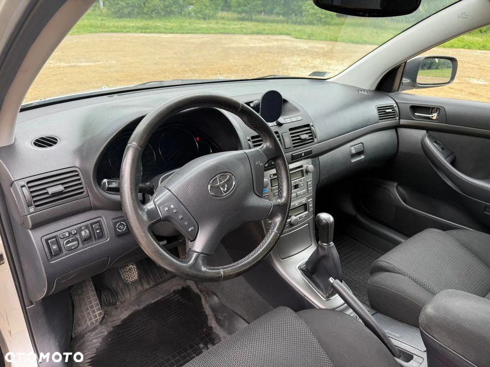Toyota Avensis 1.8 VVT-i Luna - 10
