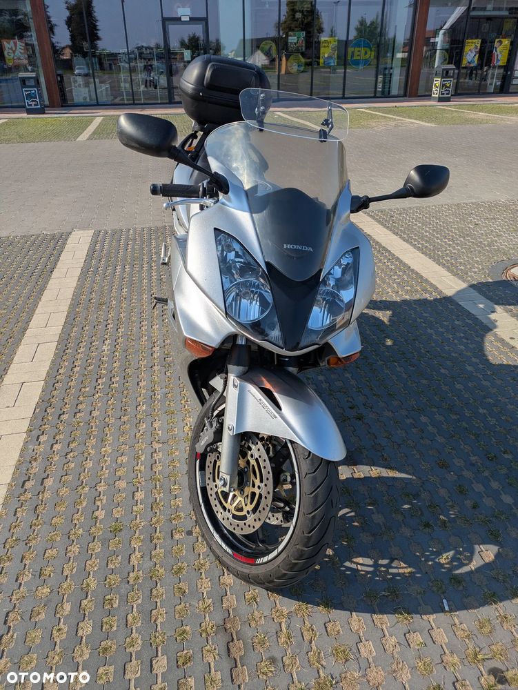 Honda VFR - 3