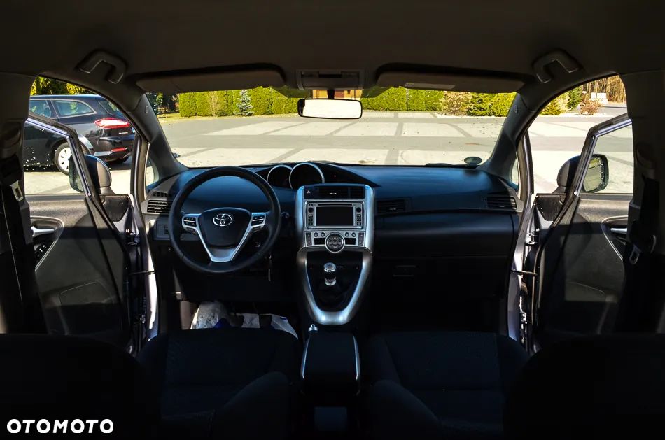 Toyota Verso 1.6 Premium 7os - 29