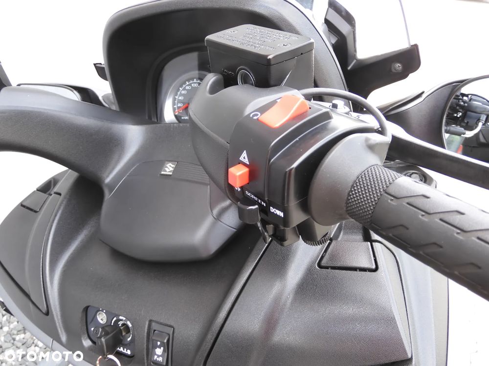 Suzuki Burgman - 8