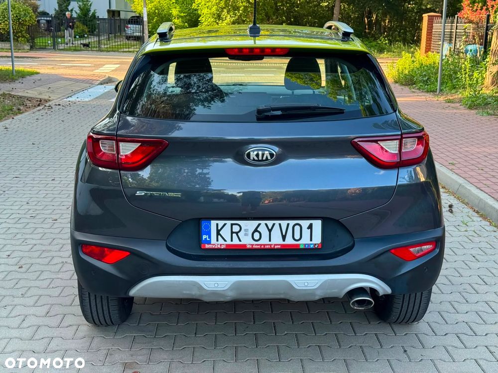 Kia Stonic 1.4 L - 12