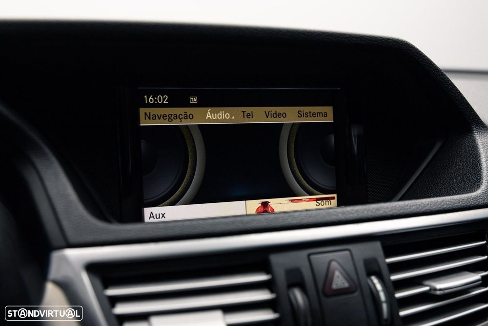 Mercedes-Benz E 250 BlueTEC Avantgarde Auto - 36