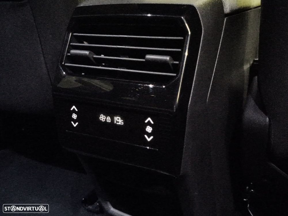Peugeot 5008 Hybrid 145 e-DSC6 Allure - 40