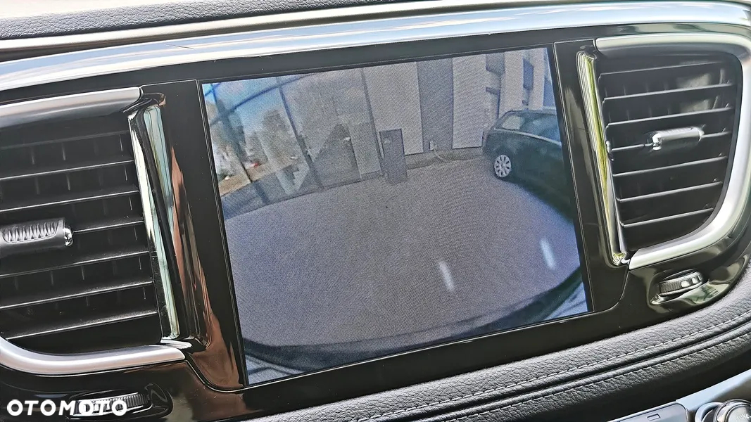 Chrysler Pacifica - 24