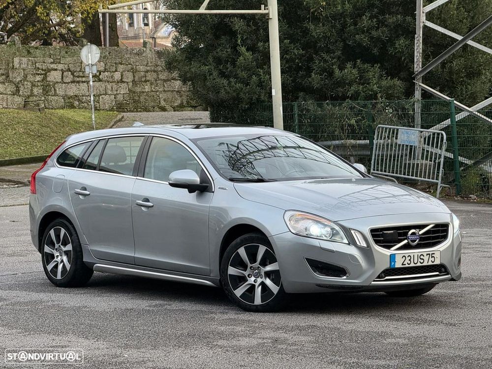 Volvo V60 2.4 D6 R-Design AWD Phev - 1