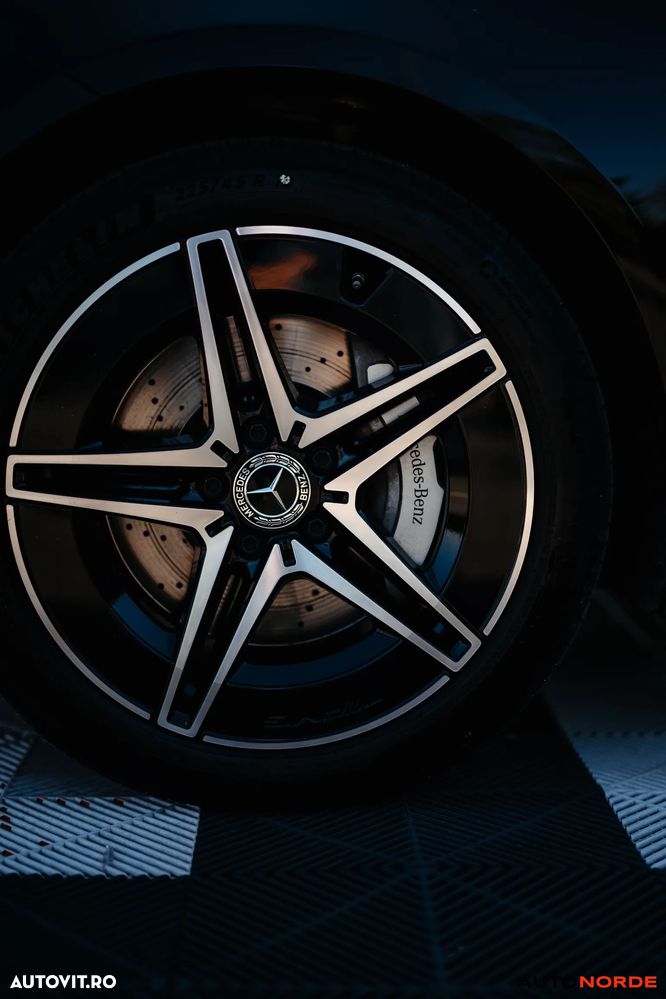 Mercedes-Benz C 300 e 9G-TRONIC AMG Line - 7