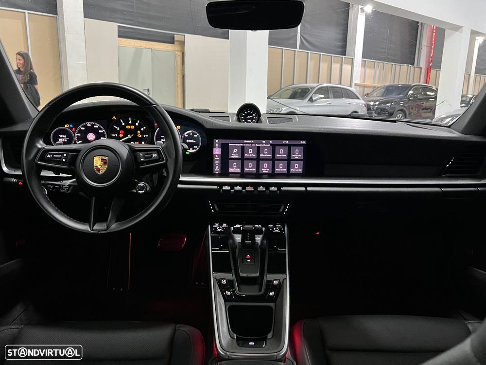 Porsche 911 Série F - 15