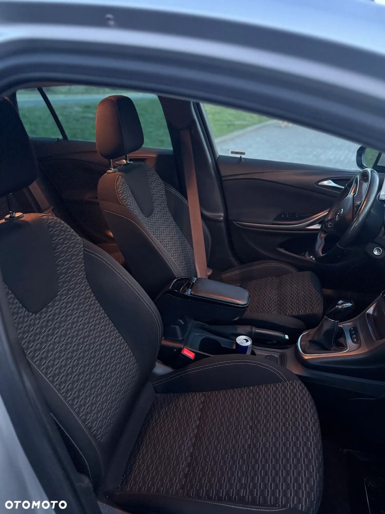 Opel Astra 1.4 Turbo Edition - 10