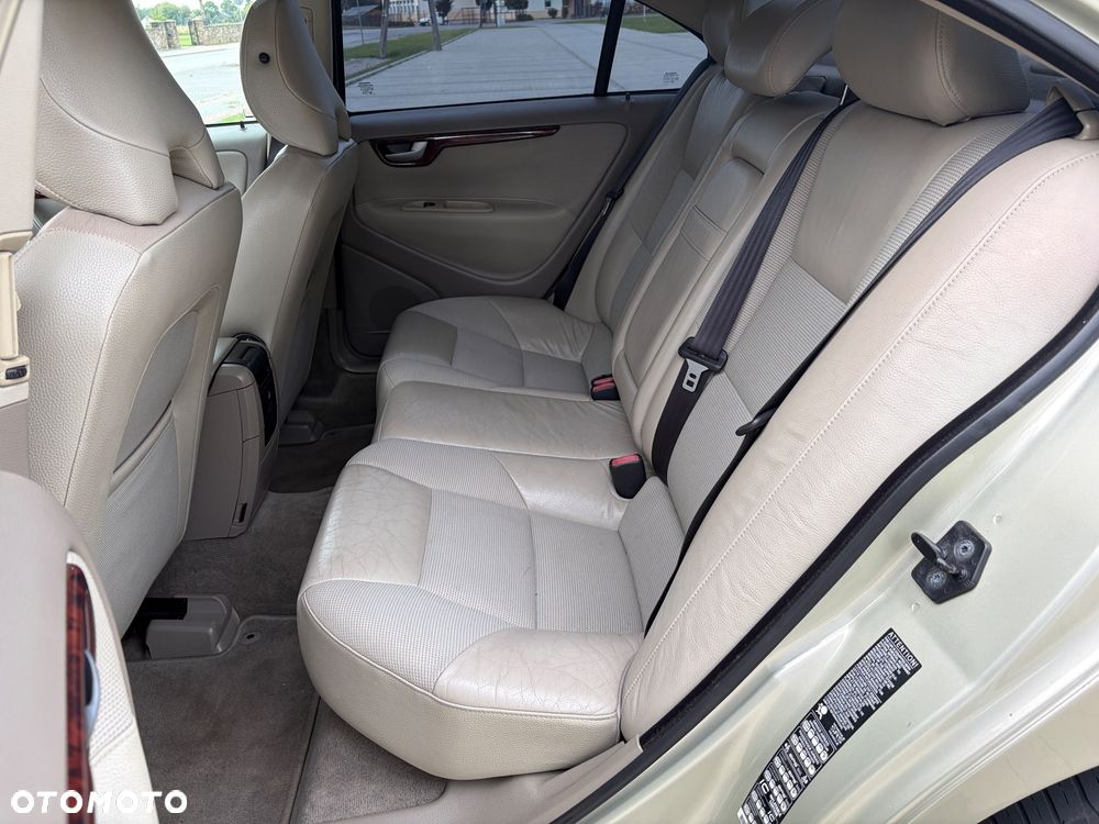 Volvo S60 2.4D5 Momentum - 16