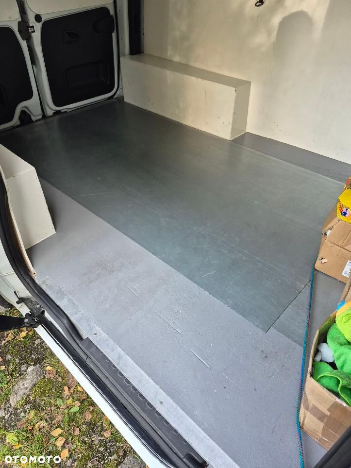 Renault Trafic - 12