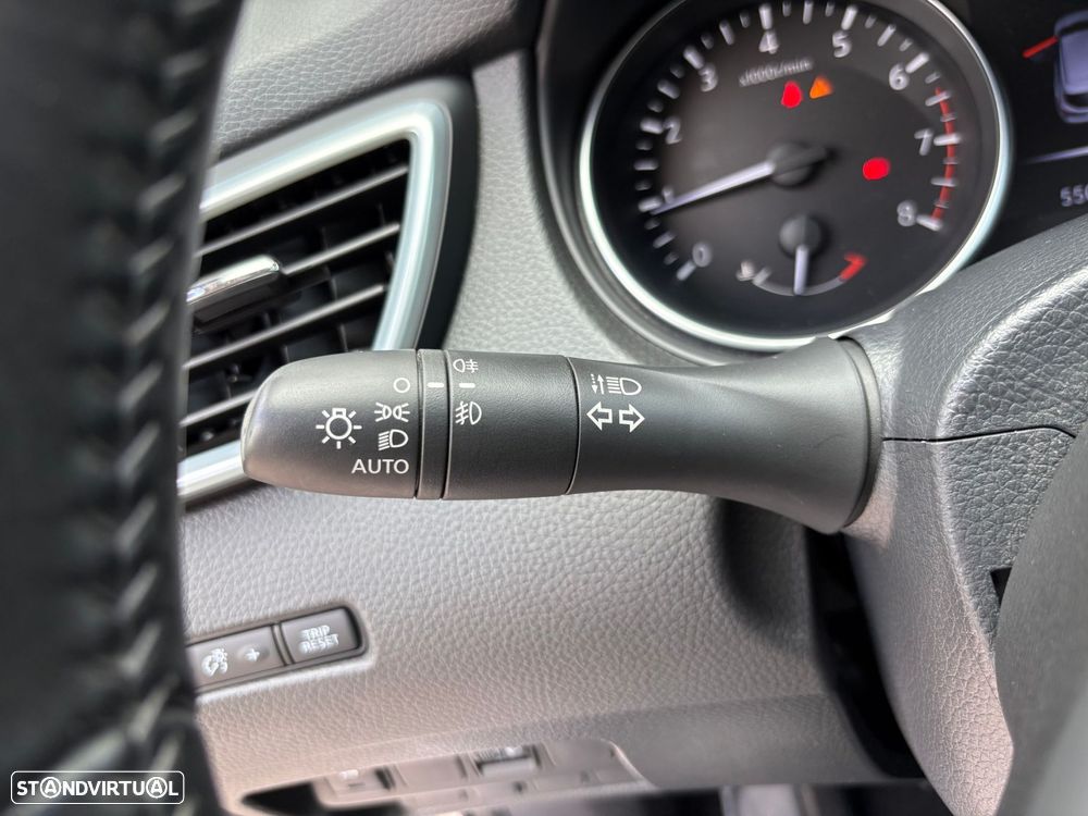 Nissan Qashqai 1.2 DIG-T N-Connecta RS+PS 18 - 16