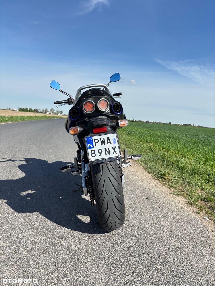 Suzuki GSR - 5